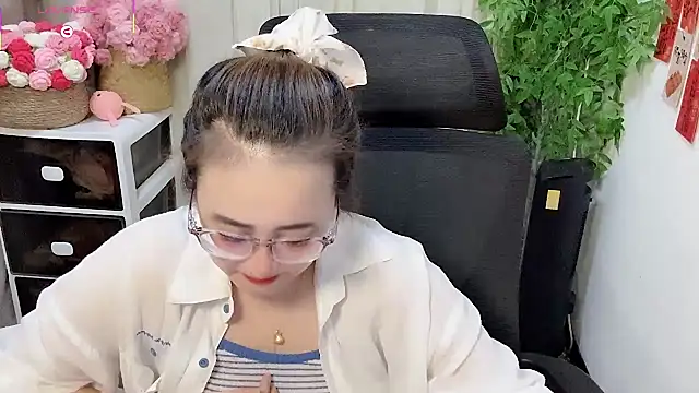 צ'אט XXX בשידור חי של NEWONETO