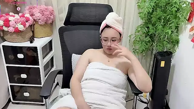 NEWONETO Live XXX-chat