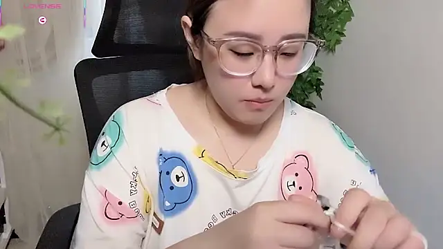 NEWONETOのライブXXXチャット