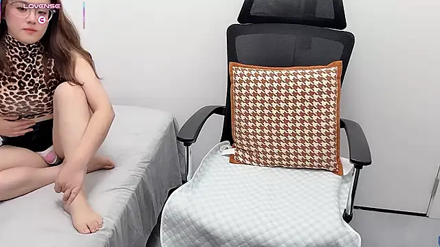 NEWONETO Live XXX-chat
