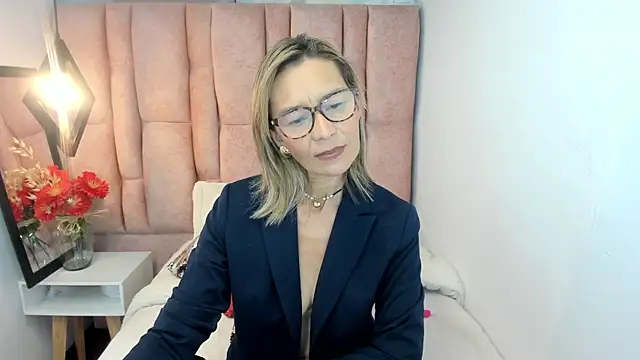 Issa_Milf__ Adlı Modelin Canlı XXX Sohbeti