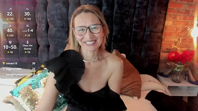 Chat XXX en directo de Issa_Milf__