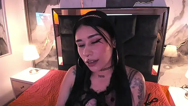 SusanVilla's Live XXX Chat
