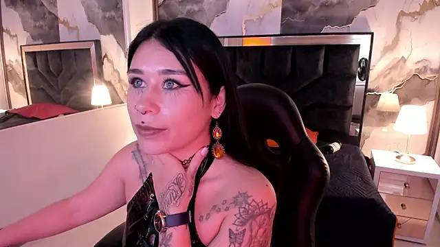 SusanVilla Adlı Modelin Canlı XXX Sohbeti