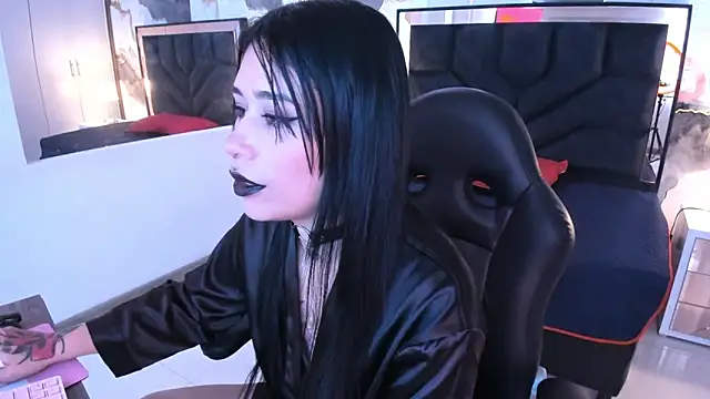 SusanVilla's Live XXX Chat