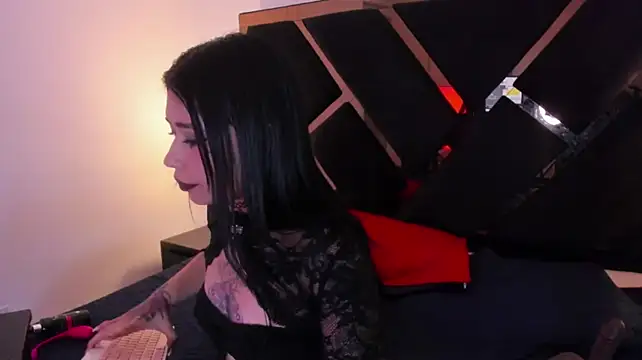 SusanVilla Show in webcam