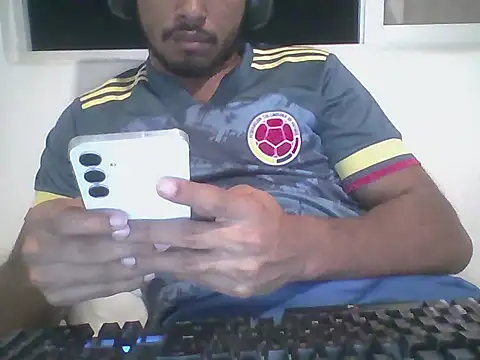 LatinBadBoy25 Webcam-Show