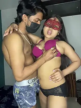 Show modela soniyaverma00 na web-kameri