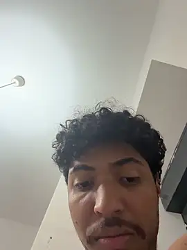 Show de moreninhoosexy na webcam