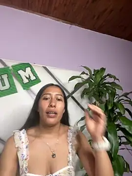 Chat +18 de Amelia_Rivas ao vivo