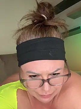 LadySaraNoir Live XXX-Chat