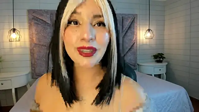 Maya_Rivers: διαδικτυακό σόου στην κάμερα