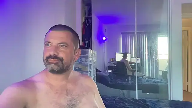 ThickRiver242 Show in webcam