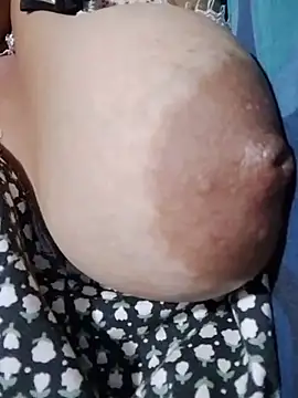 Hotmommax Adlı Modelin Canlı XXX Sohbeti