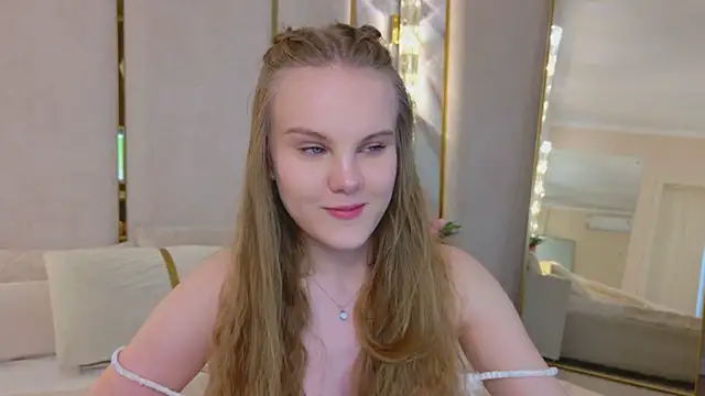 Lili_Lohan Шоу с уебкамера