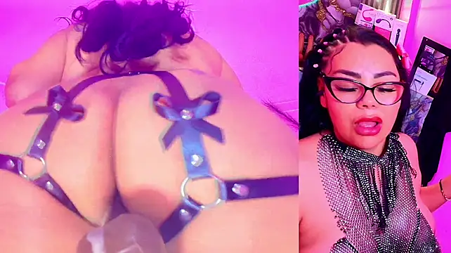 แชท XXX สดของ dakotamilf__hot
