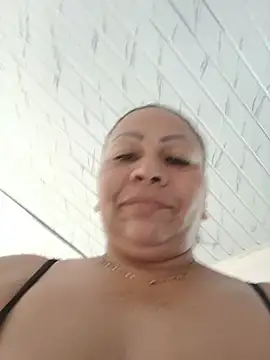 Chat +18 de Dirty_Foxx5 ao vivo