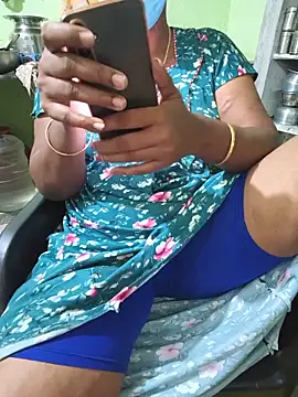 Chat +18 de Tamilselviroja- ao vivo
