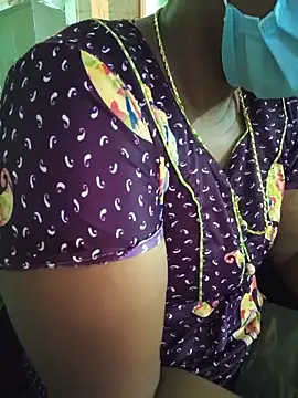 Tamilselviroja-'s Live XXX Chat