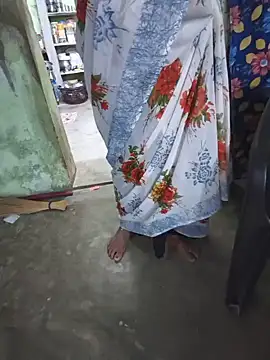 Tamilselviroja- Adlı Modelin Canlı XXX Sohbeti