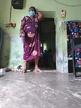 Pokazy przed kamerką – Tamilselviroja-