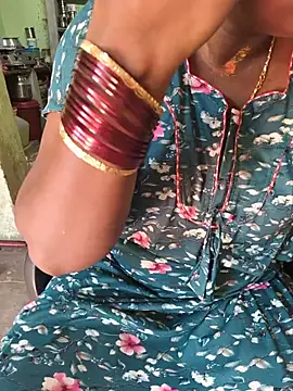Tamilselviroja-: онлайн-секс-чат