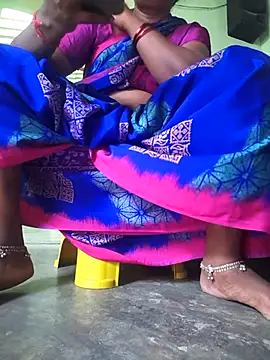 Tamilselviroja-'s Webcam Show