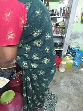 Tamilselviroja- Adlı Modelin Canlı XXX Sohbeti