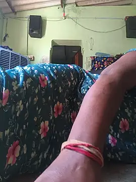 Tamilselviroja-'s Live XXX Chat