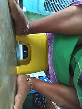 Tamilselviroja- Adlı Modelin Canlı XXX Sohbeti