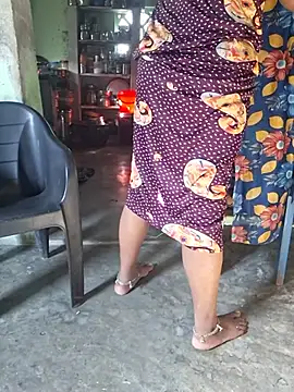 Tamilselviroja-'s Webcam Show