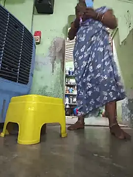 Онлайн чат XXX Tamilselviroja-