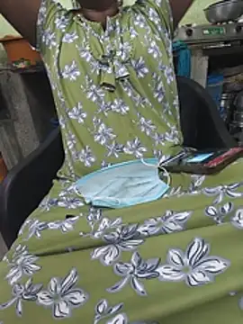 Tamilselviroja- Chat XXX in diretta