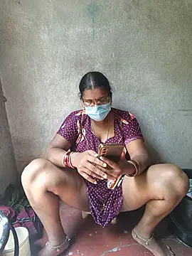 Pertunjukan Kamera Web Tamilselviroja-