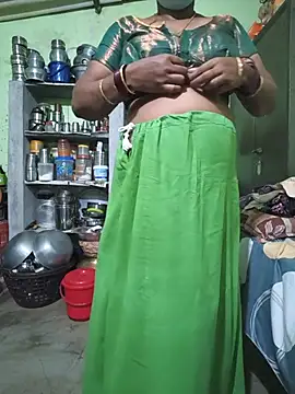 Tamilselviroja- Show in webcam
