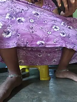 แชท XXX สดของ Tamilselviroja-