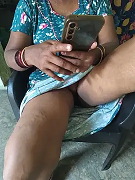Tamilselviroja- Adlı Modelin Canlı XXX Sohbeti