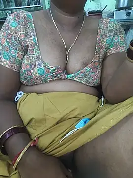 Tamilselviroja- live XXX chat