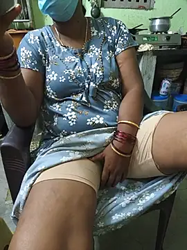 Tamilselviroja-'s Live XXX Chat