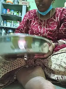 Tamilselviroja- Adlı Modelin Canlı XXX Sohbeti