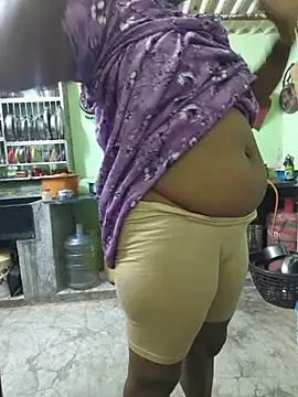 Tamilselviroja- Show in webcam