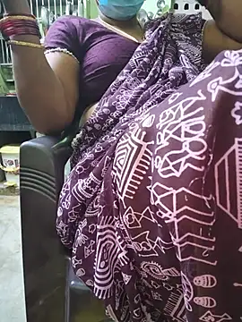 Tamilselviroja- Adlı Modelin Canlı XXX Sohbeti
