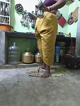Chat +18 de Tamilselviroja- ao vivo