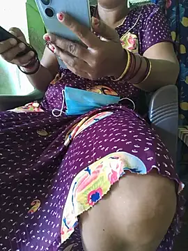 Tamilselviroja-n Live XXX chat