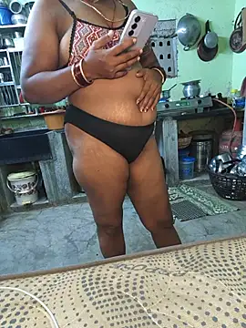 Tamilselviroja-'s Live XXX Chat