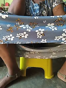 Chat +18 de Tamilselviroja- ao vivo