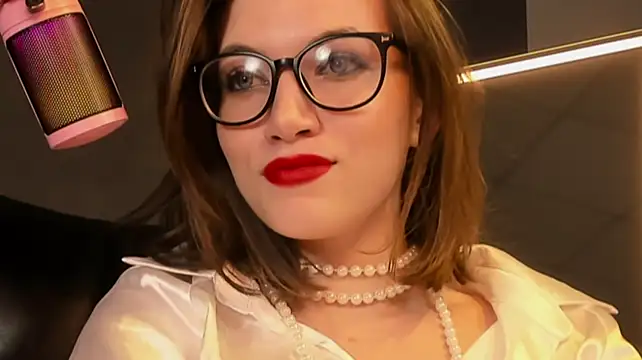 XXX chat uživo modela CathyAdams
