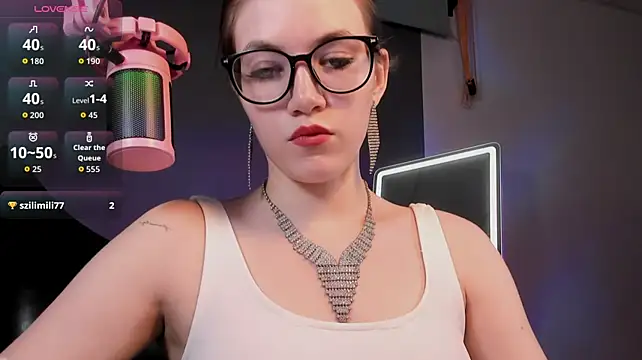 CathyAdams Adlı Modelin Canlı XXX Sohbeti