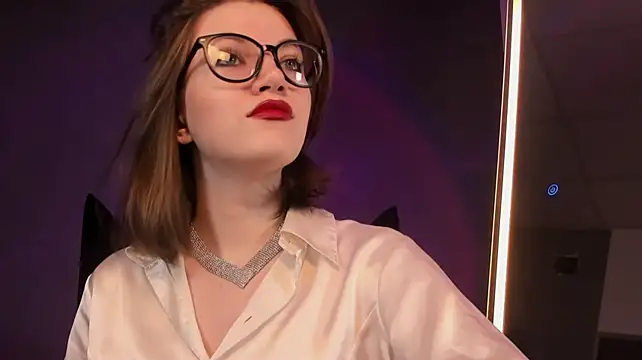 צ'אט XXX בשידור חי של CathyAdams
