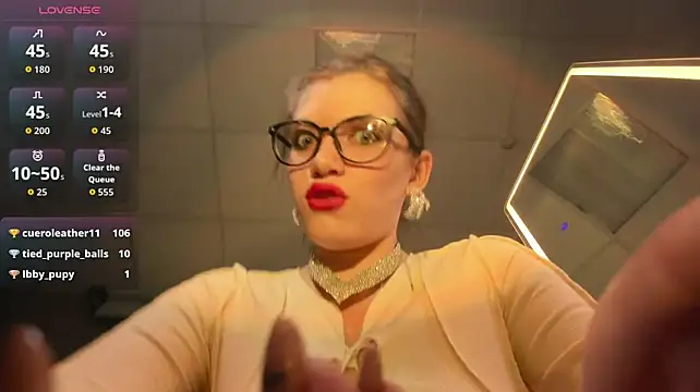 צ'אט XXX בשידור חי של CathyAdams